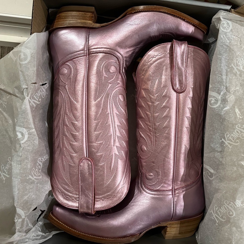 Old Gringo Metallic Pink Cowboy Boots
Size 10